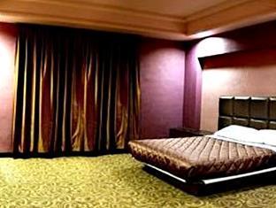 Ritz Motel Kaohsiung Extérieur photo